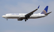 United Airlines Boeing 737-824 (N77539) at  Los Angeles - International, United States