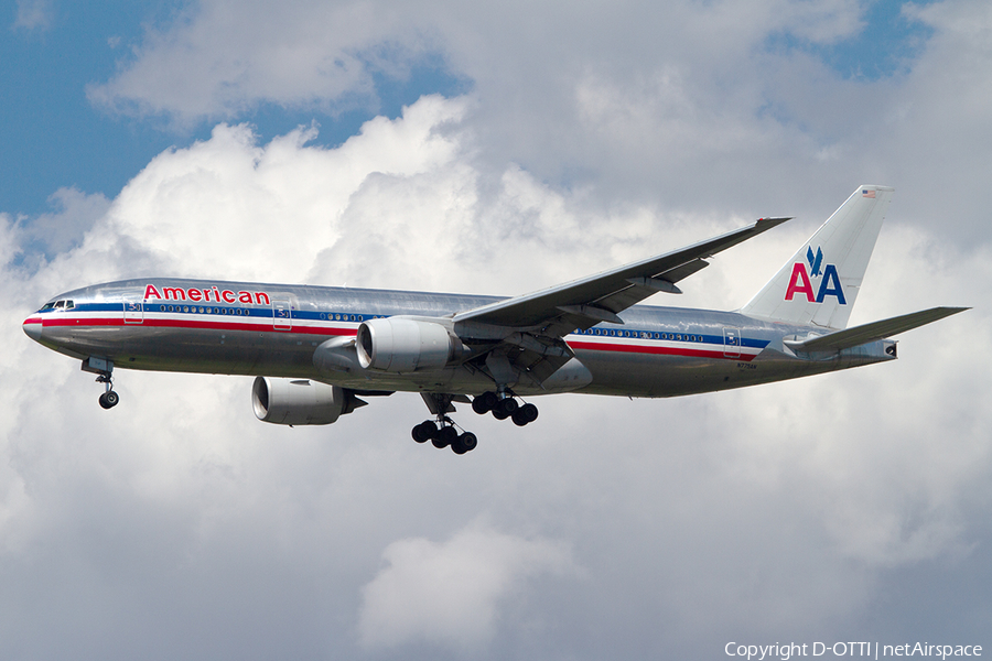 American Airlines Boeing 777-223(ER) (N775AN) | Photo 386268