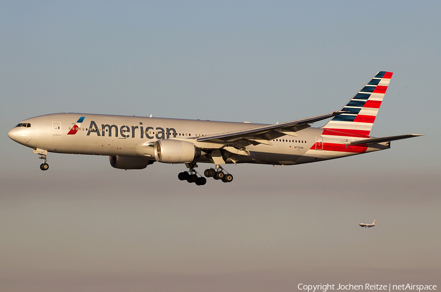 American Airlines Boeing 777-223(ER) (N775AN) | Photo 43072