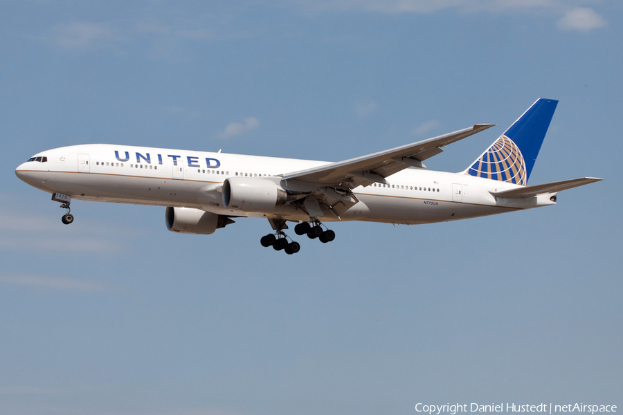 United Airlines Boeing 777-222 (N775UA) | Photo 647985