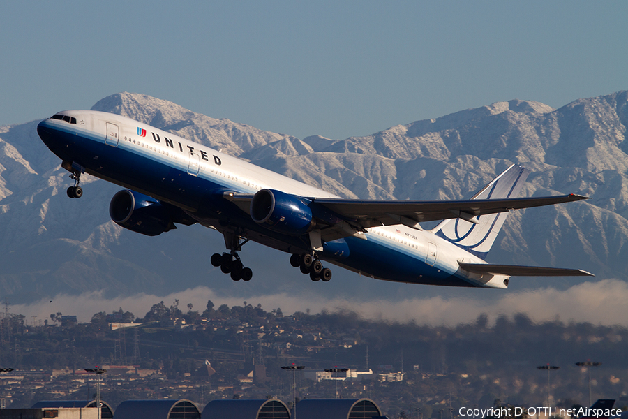United Airlines Boeing 777-222 (N775UA) | Photo 334145