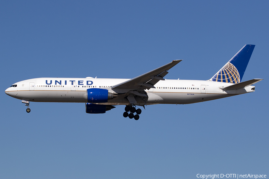 United Airlines Boeing 777-222 (N775UA) | Photo 543110