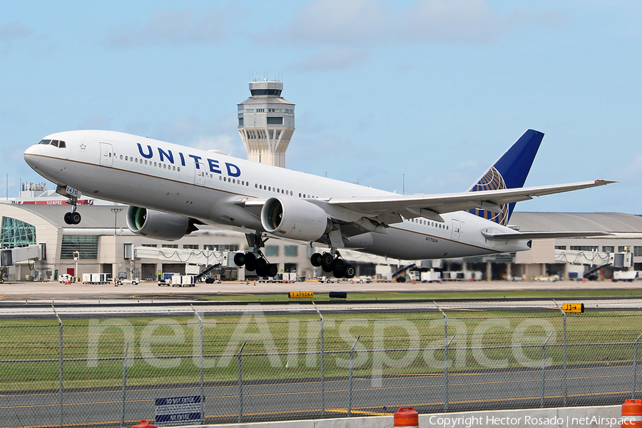 United Airlines Boeing 777-222 (N775UA) | Photo 199294