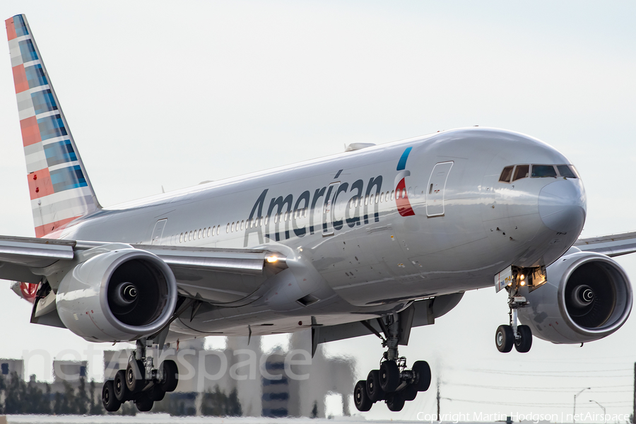 American Airlines Boeing 777-223(ER) (N776AN) | Photo 327765