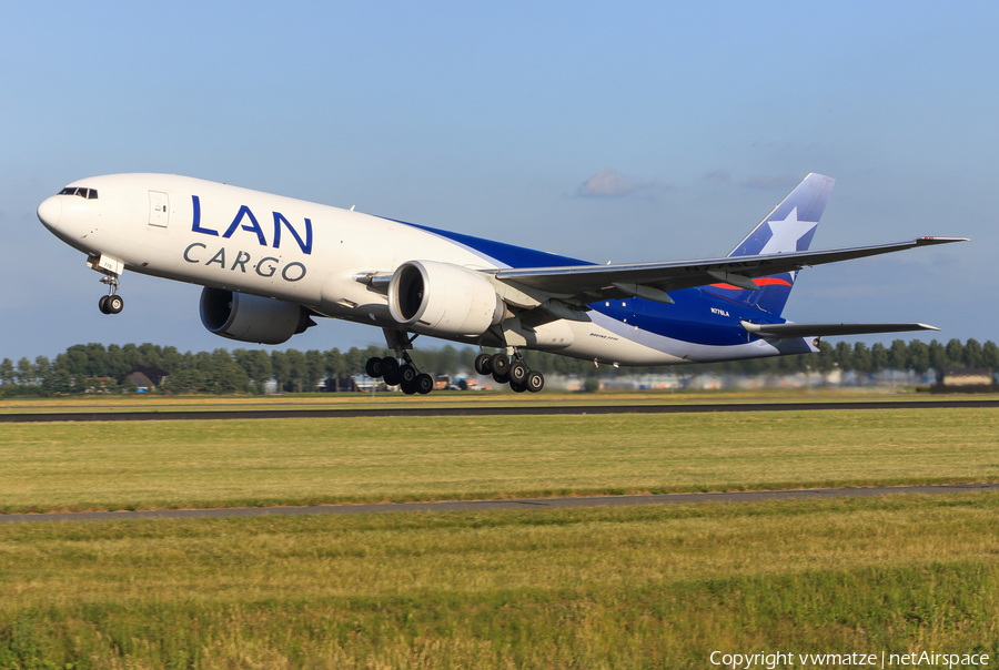 LAN Cargo Boeing 777-F16 (N776LA) | Photo 422797