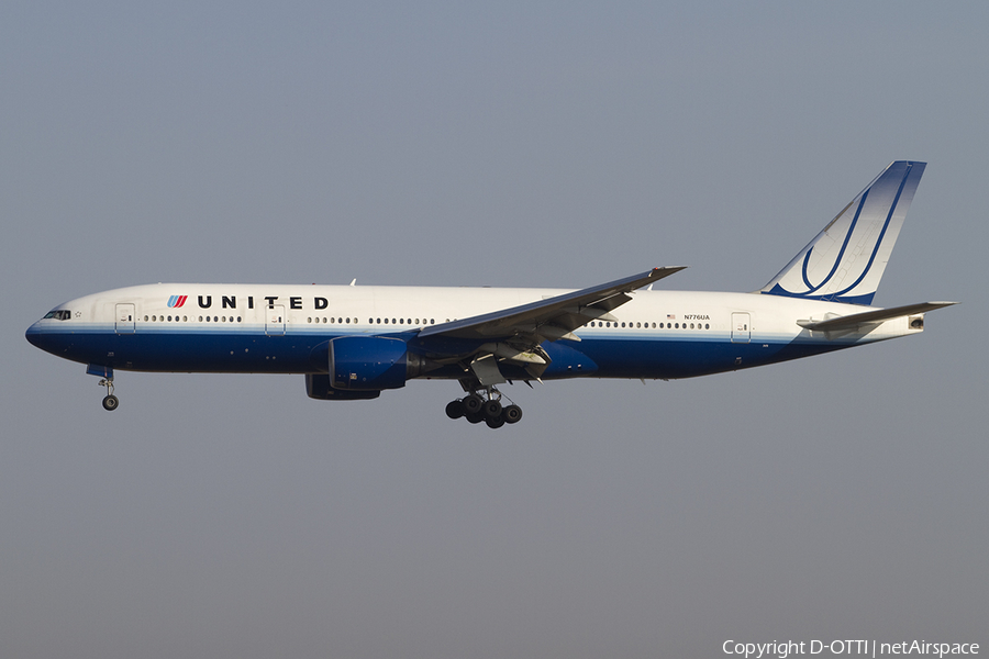 United Airlines Boeing 777-222 (N776UA) | Photo 379339