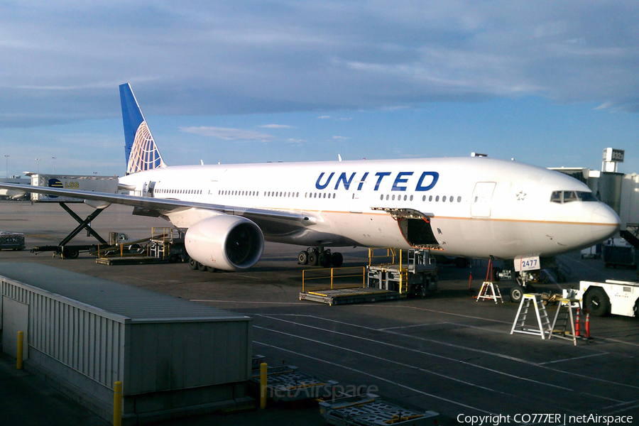 United Airlines Boeing 777-222 (N777UA) | Photo 90392