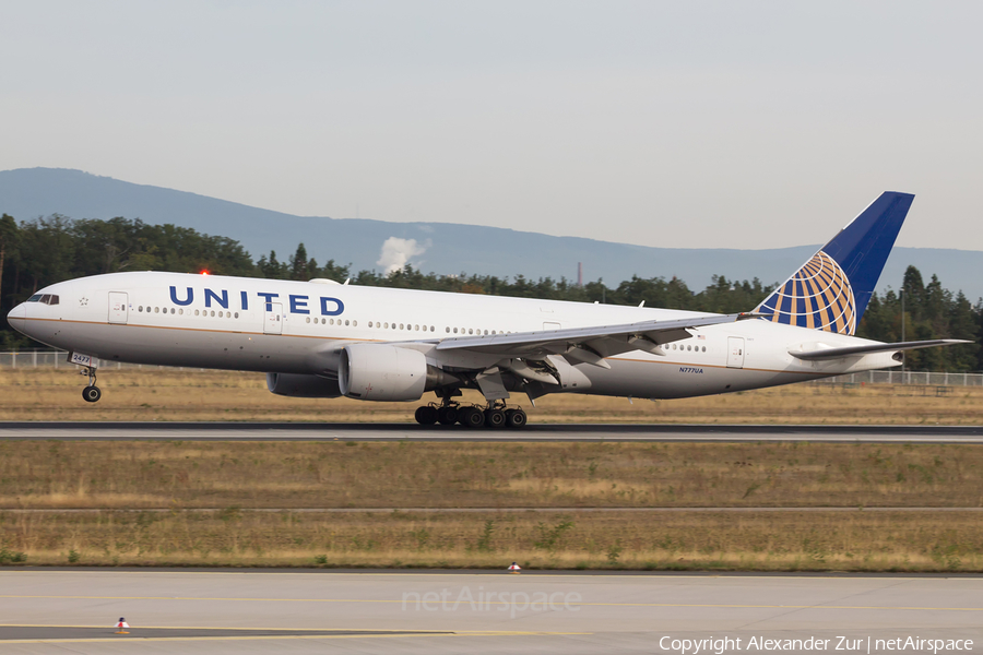 United Airlines Boeing 777-222 (N777UA) | Photo 125921