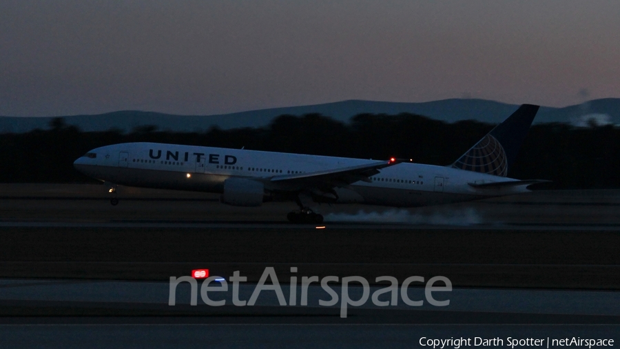 United Airlines Boeing 777-222 (N777UA) | Photo 217893