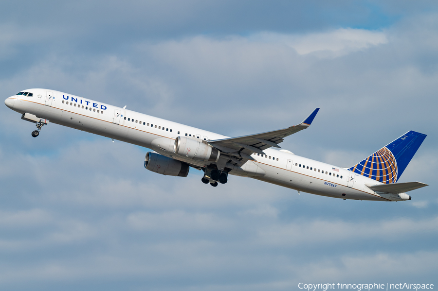 United Airlines Boeing 757-33N (N77867) | Photo 663443
