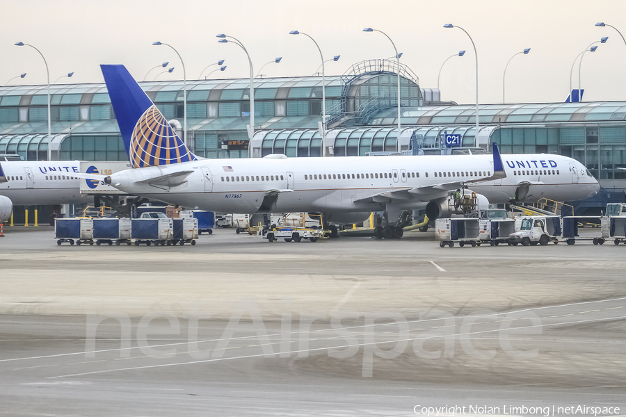 United Airlines Boeing 757-33N (N77867) | Photo 426872
