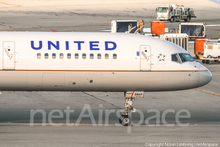 United Airlines Boeing 757-33N (N77867) | Photo 426887
