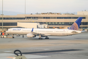 United Airlines Boeing 757-33N (N77867) at  San Francisco - International, United States