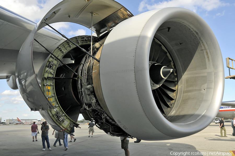 American Airlines Boeing 777-223(ER) (N778AN) | Photo 13334