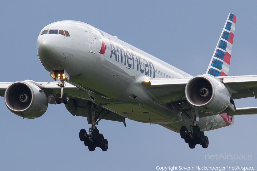 American Airlines Boeing 777-223(ER) (N779AN) | Photo 205144