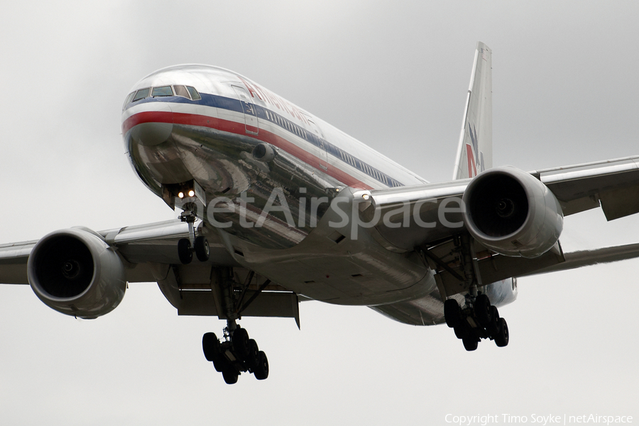 American Airlines Boeing 777-223(ER) (N779AN) | Photo 46991