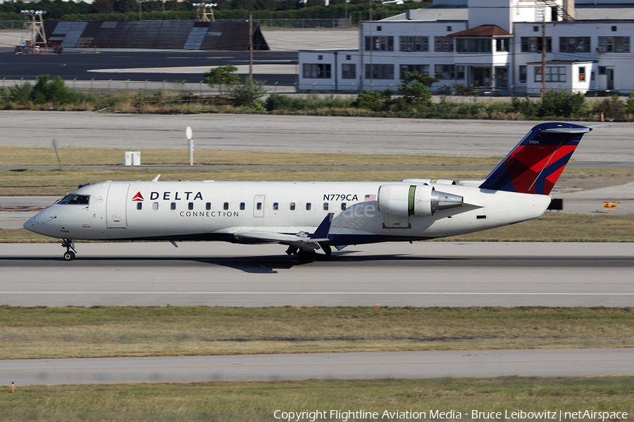 Delta Connection (Comair) Bombardier CRJ-100ER (N779CA) | Photo 150378