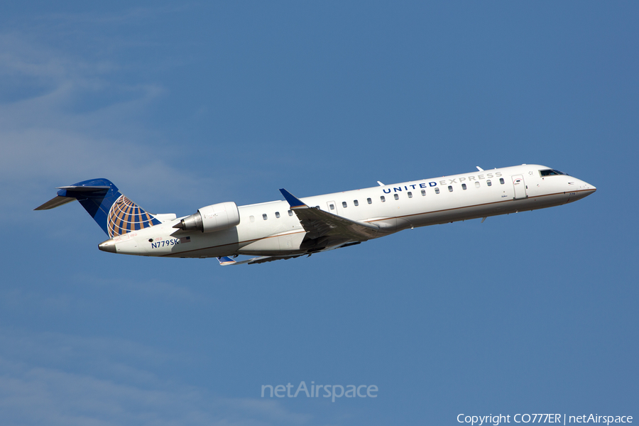 United Express (SkyWest Airlines) Bombardier CRJ-701ER (N779SK) | Photo 111148