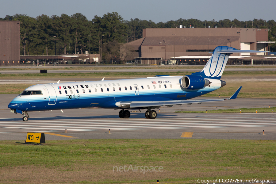 United Express (SkyWest Airlines) Bombardier CRJ-701ER (N779SK) | Photo 43989