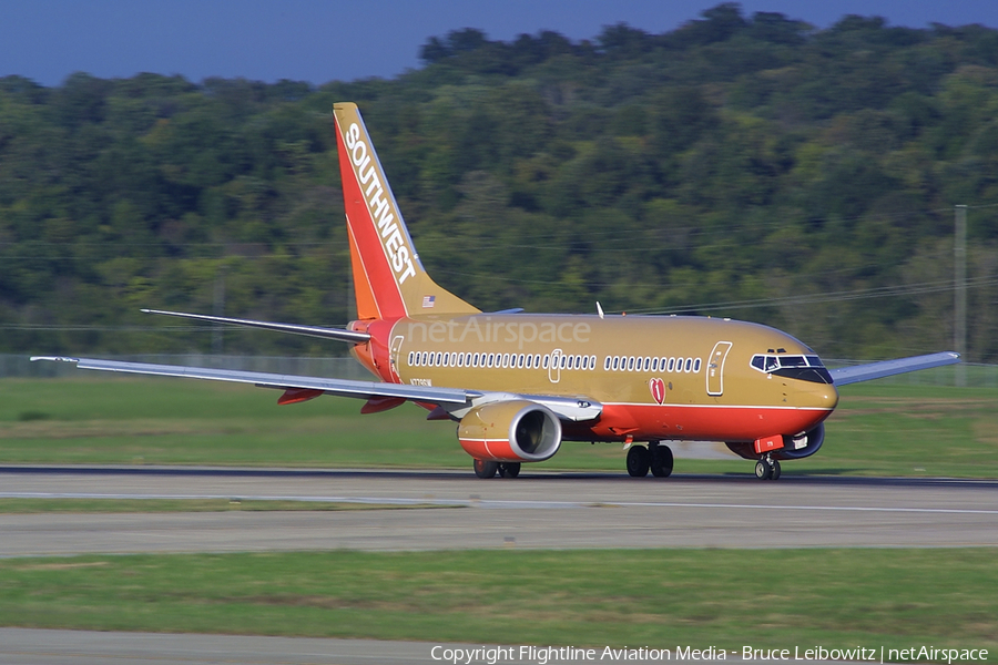 Southwest Airlines Boeing 737-7H4 (N779SW) | Photo 188844