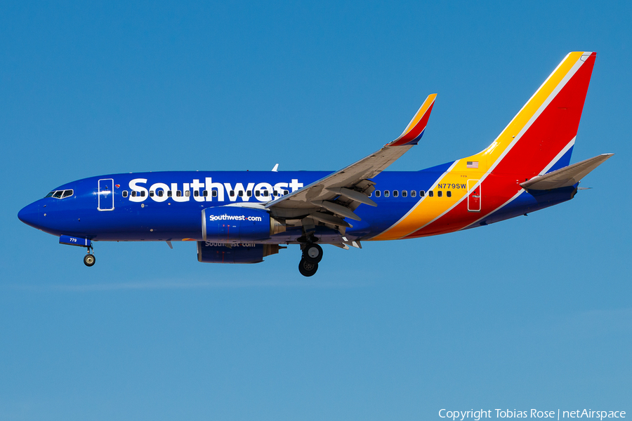 Southwest Airlines Boeing 737-7H4 (N779SW) | Photo 337478