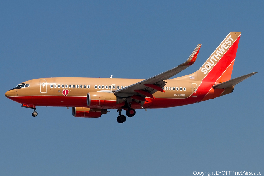 Southwest Airlines Boeing 737-7H4 (N779SW) | Photo 183239