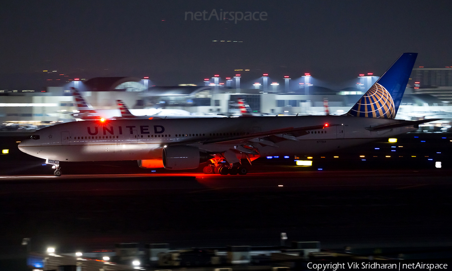 United Airlines Boeing 777-222(ER) (N779UA) | Photo 359410
