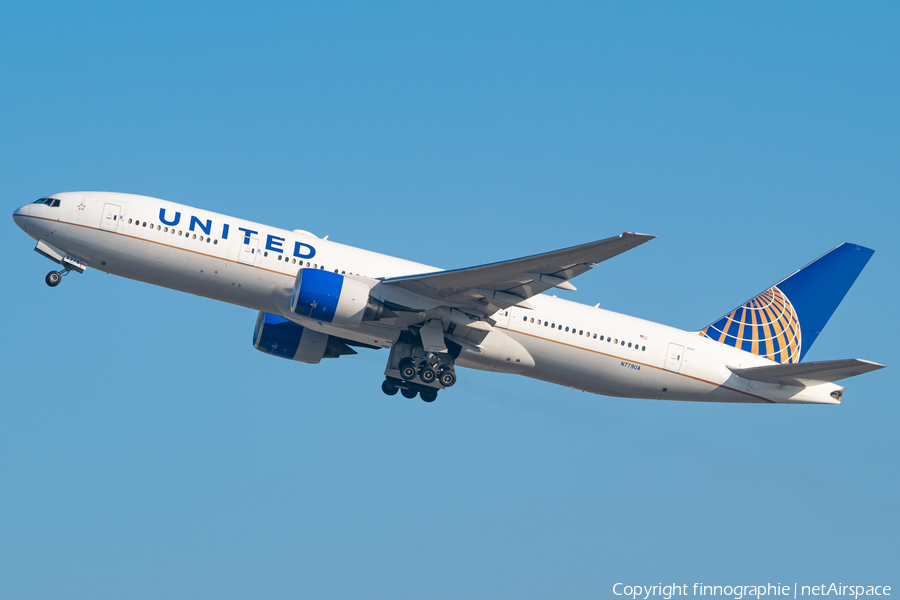 United Airlines Boeing 777-222(ER) (N779UA) | Photo 597894