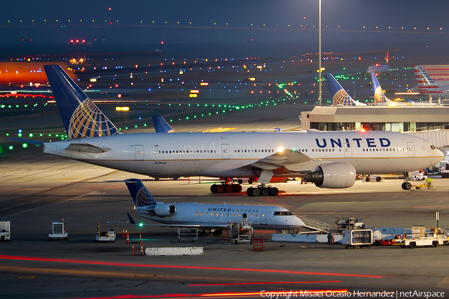 United Airlines Boeing 777-222(ER) (N779UA) | Photo 184974