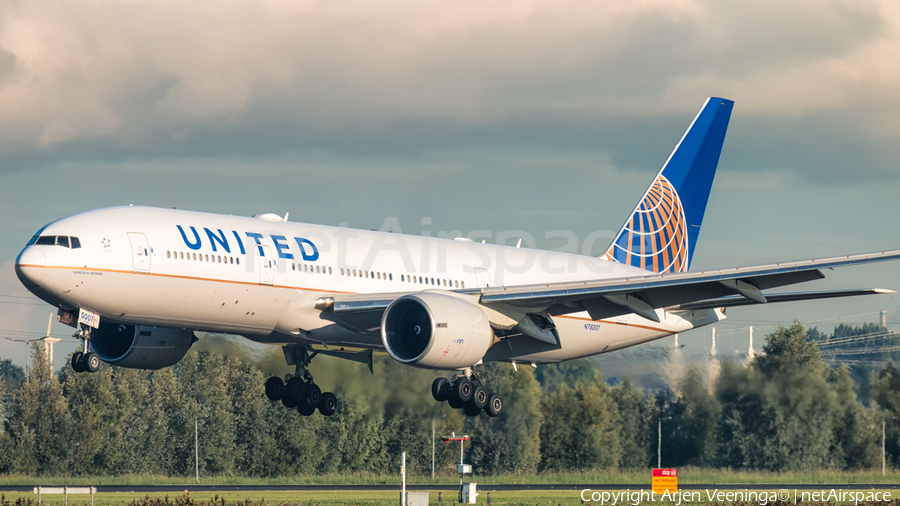 United Airlines Boeing 777-224(ER) (N78001) | Photo 187165