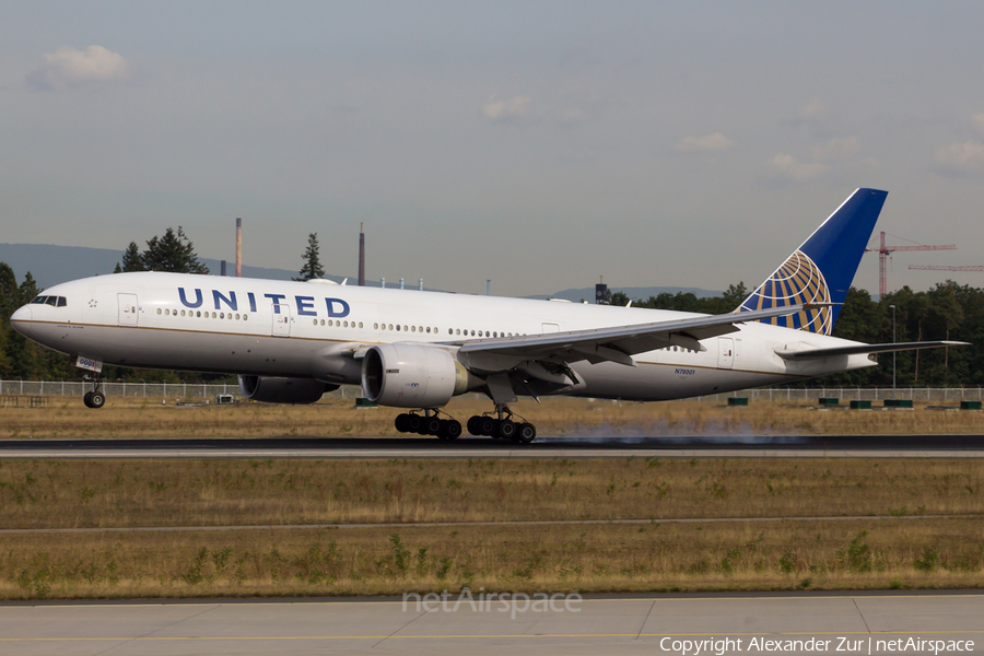 United Airlines Boeing 777-224(ER) (N78001) | Photo 125952