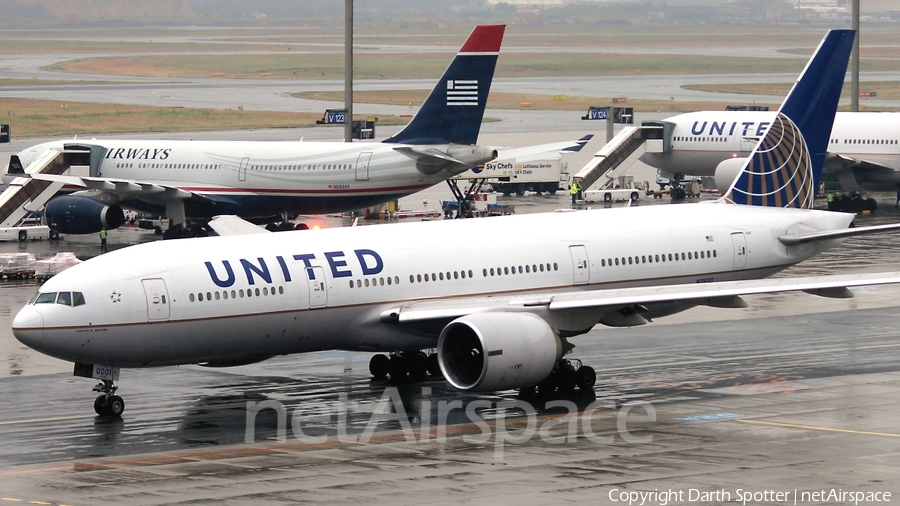 United Airlines Boeing 777-224(ER) (N78001) | Photo 206447