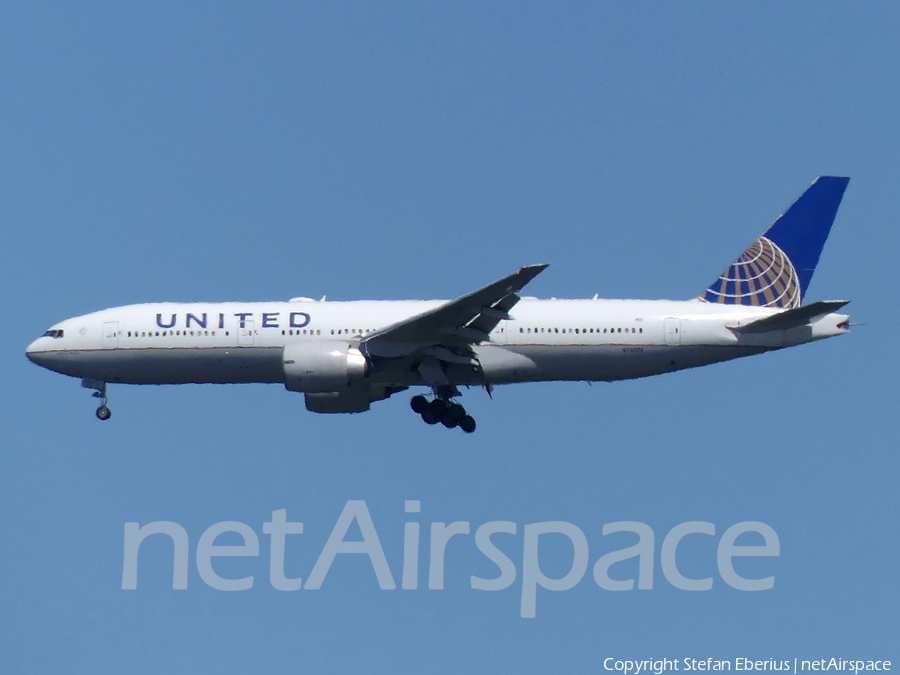 United Airlines Boeing 777-224(ER) (N78001) | Photo 516694