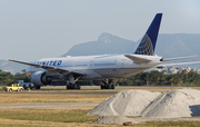 United Airlines Boeing 777-224(ER) (N78001) at  Rio De Janeiro - Galeao - Antonio Carlos Jobim International, Brazil