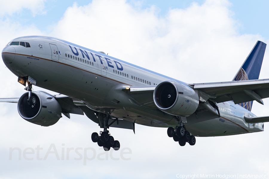 United Airlines Boeing 777-224(ER) (N78001) | Photo 244286