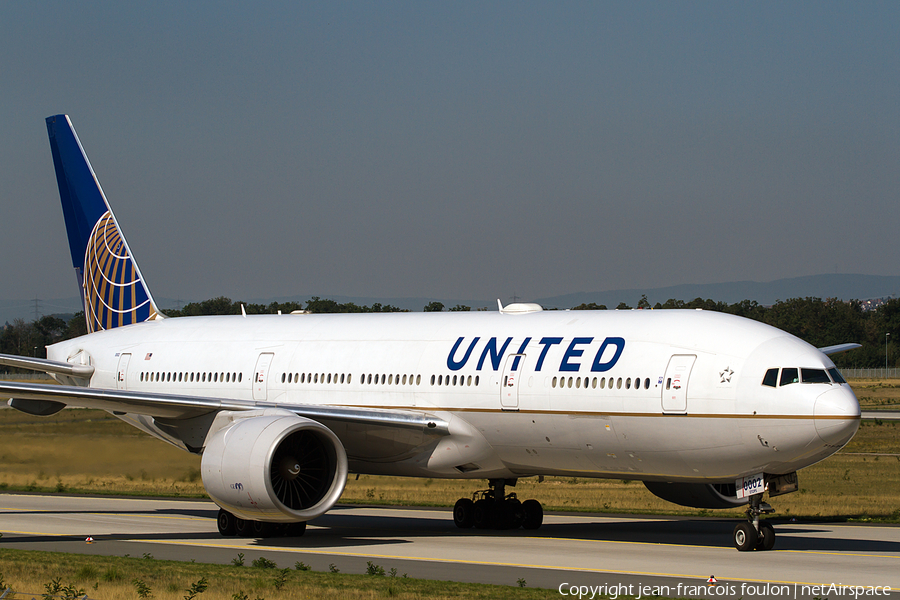 United Airlines Boeing 777-224(ER) (N78002) | Photo 91157