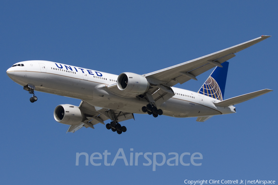 United Airlines Boeing 777-224(ER) (N78003) | Photo 41951