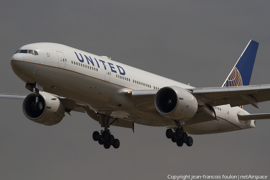 United Airlines Boeing 777-224(ER) (N78003) | Photo 258502