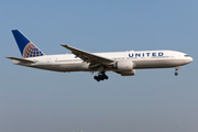 United Airlines Boeing 777-224(ER) (N78004) at  Amsterdam - Schiphol, Netherlands