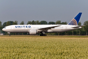 United Airlines Boeing 777-224(ER) (N78004) at  Amsterdam - Schiphol, Netherlands
