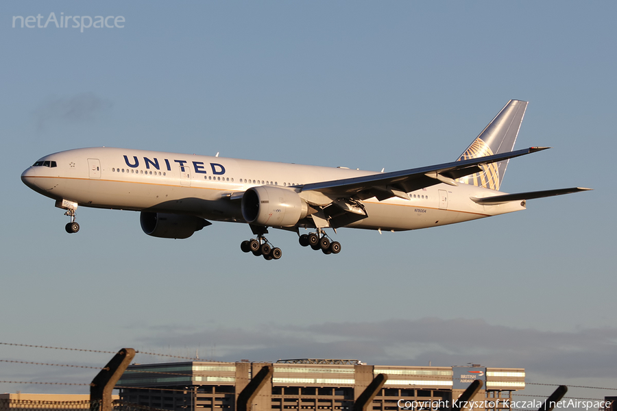 United Airlines Boeing 777-224(ER) (N78004) | Photo 67391
