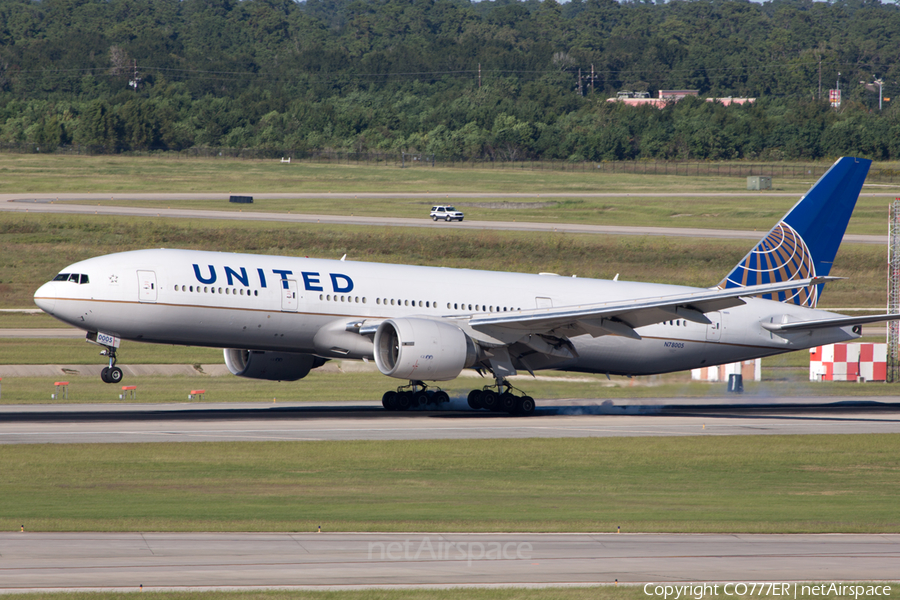 United Airlines Boeing 777-224(ER) (N78005) | Photo 89635