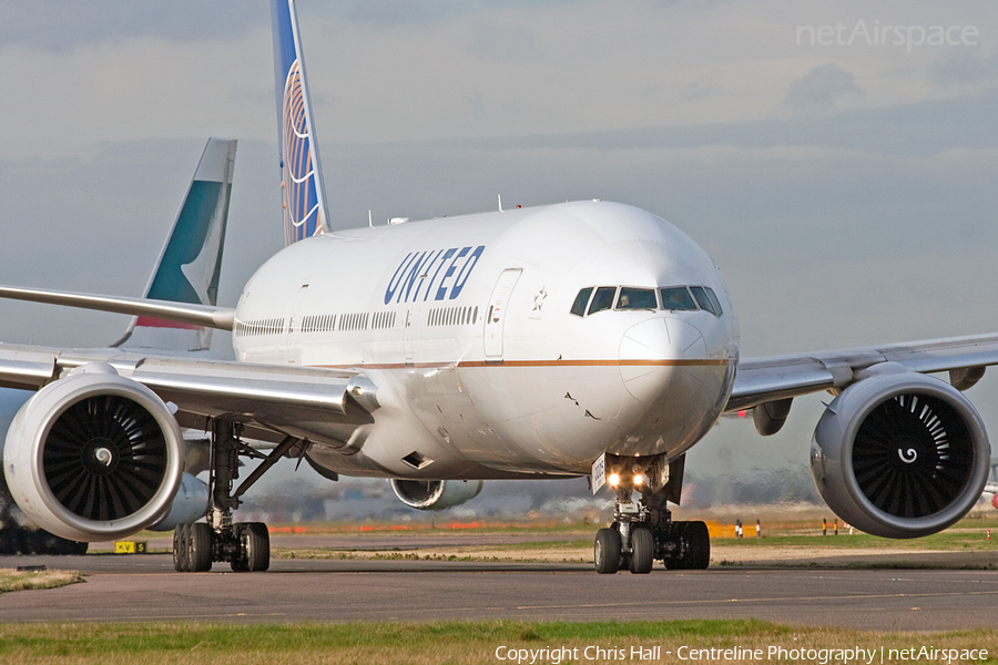 United Airlines Boeing 777-224(ER) (N78005) | Photo 14482