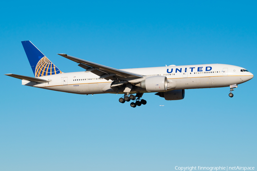 United Airlines Boeing 777-224(ER) (N78008) | Photo 543762