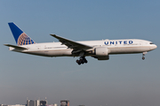 United Airlines Boeing 777-224(ER) (N78009) at  Amsterdam - Schiphol, Netherlands