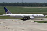 United Airlines Boeing 777-224(ER) (N78009) at  Houston - George Bush Intercontinental, United States