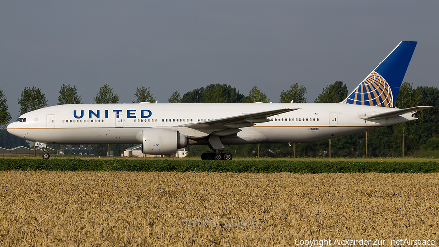 United Airlines Boeing 777-224(ER) (N78013) | Photo 120314