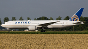 United Airlines Boeing 777-224(ER) (N78013) at  Amsterdam - Schiphol, Netherlands
