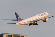 United Airlines Boeing 777-224(ER) (N78013) at  Newark - Liberty International, United States