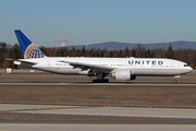 United Airlines Boeing 777-224(ER) (N78013) at  Frankfurt am Main, Germany